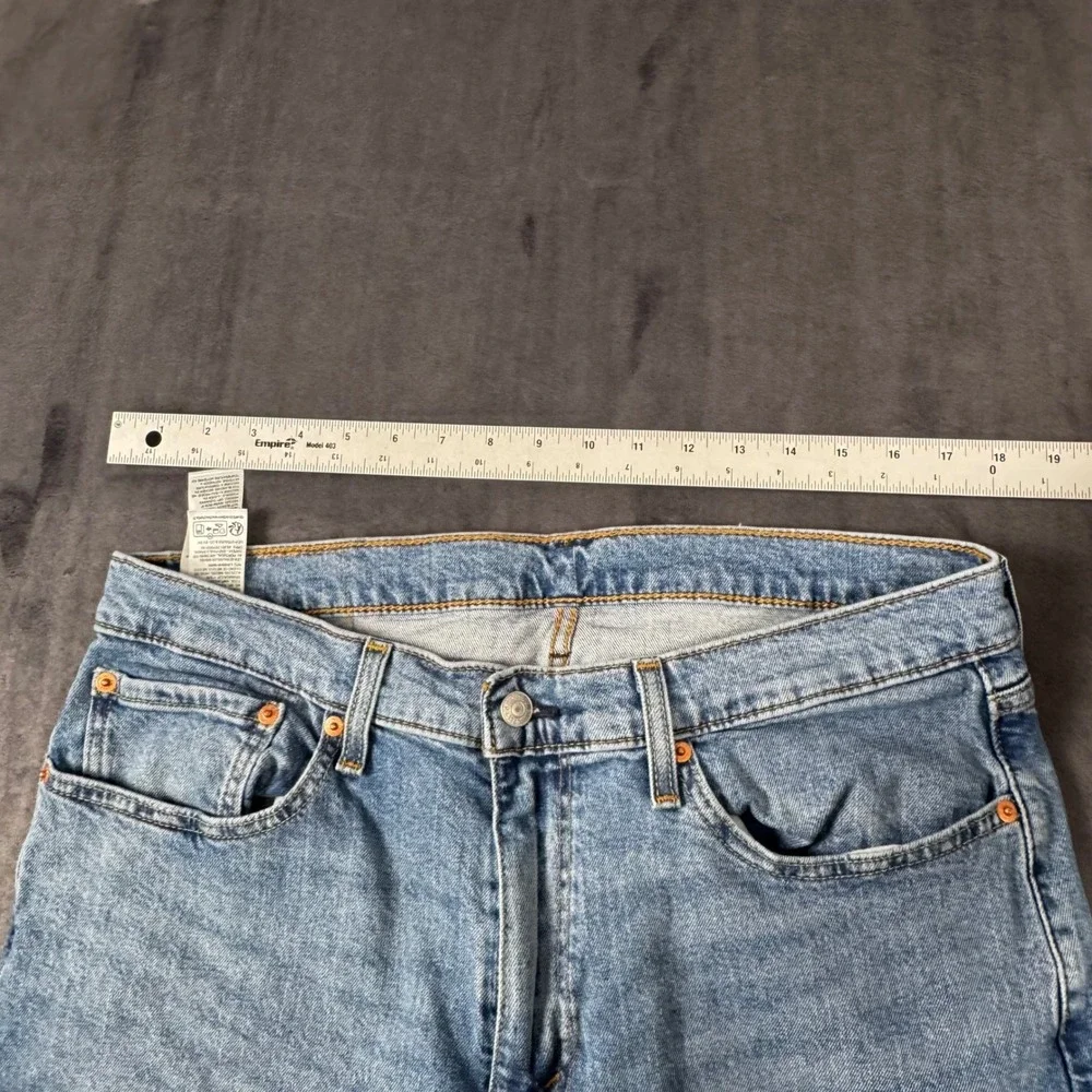 Levi's 514 Straight Fit Jeans Mens 36x30 Blue Light Wash Denim 00514-1593